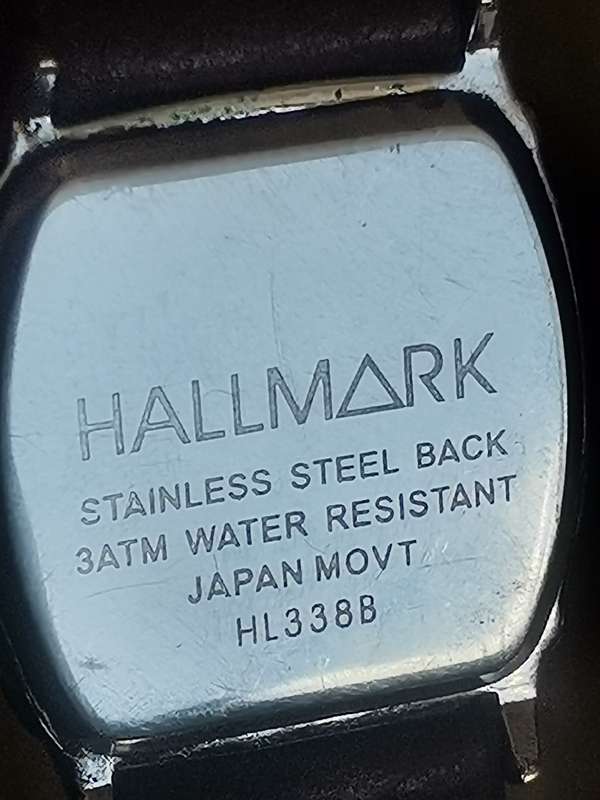 HALLMARK MENS QUARTZ WATCH IN EXCELLENT WORKING CONDITION