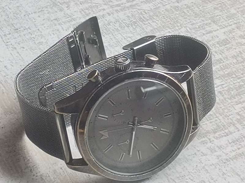 MENS MARKHAM WATCH IN EXCELLENT WORKING CONDITION