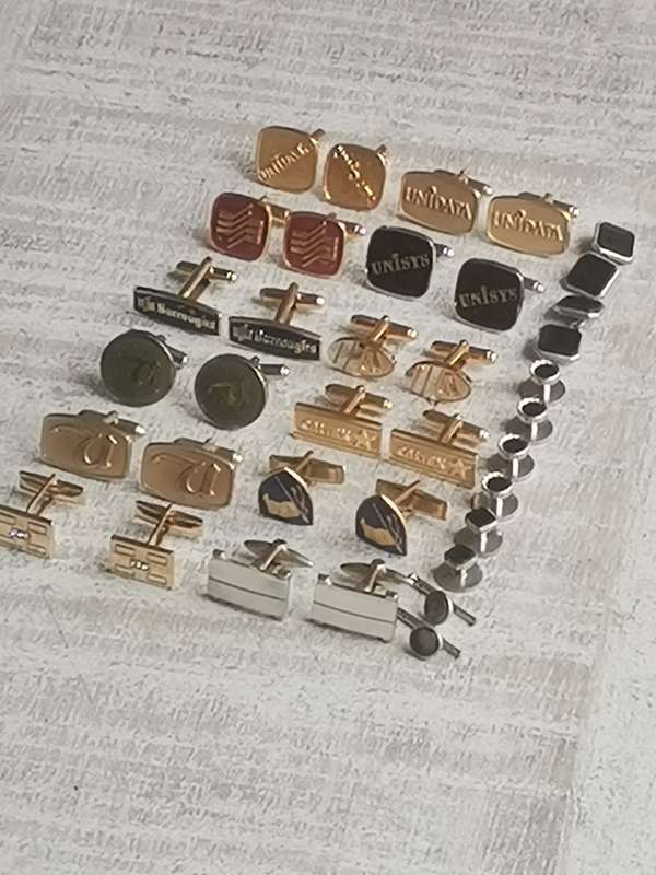 HUGE COLLECTION OF MENS VINTAGE CUFFLINKS - BIDDING FOR ALL