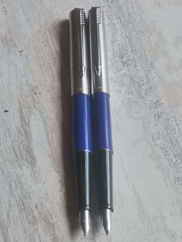 JOBLOT COLLECTION OF 14 PENS INCL 5 x PARKER AND 2 x PAPERMATE