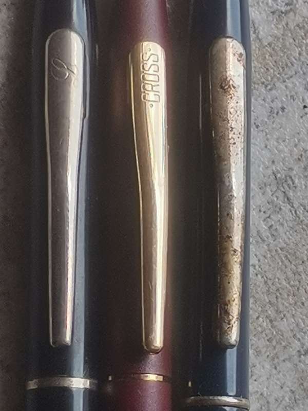 CROSS PENS AND PENCIL SET IN GOOD WORKING CONDITION