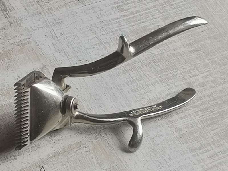 VINTAGE ORIGINAL BROWNS 1939 CLIPPER AND WECK HAIR SHAPER BIDDING FOR BOTH