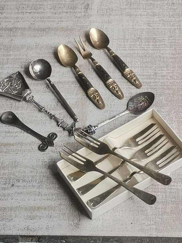 VARIOUS VINTAGE SPOONS AND FORKS BIDDING FOR ALL