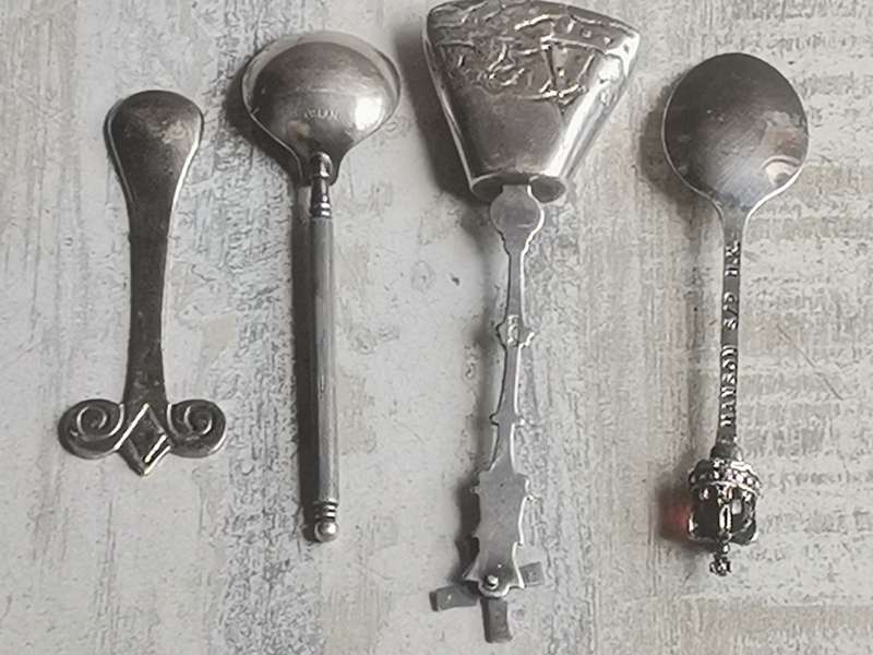 VARIOUS VINTAGE SPOONS AND FORKS BIDDING FOR ALL