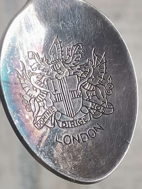 VARIOUS VINTAGE SPOONS AND FORKS BIDDING FOR ALL