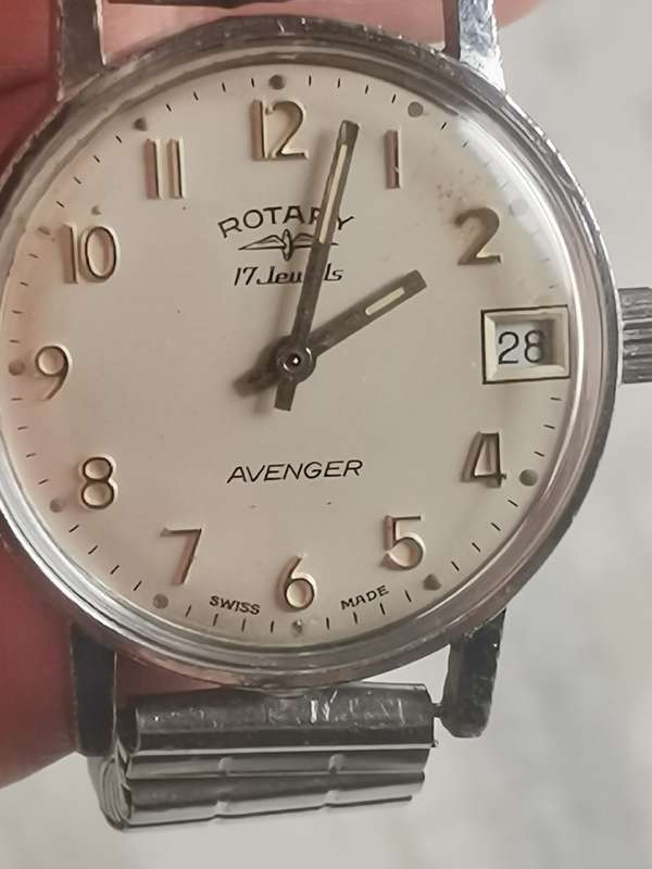 MENS VINTAGE ROTARY AVENGER 17 JEWELS WATCH IN EXCELLENT WORKING CONDITION