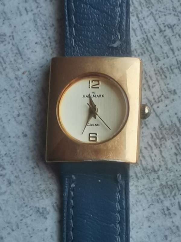 STUNNING LADIES GOLD PLATED HALLMARK WATCH IN EXCELLENT WORKING CONDITION