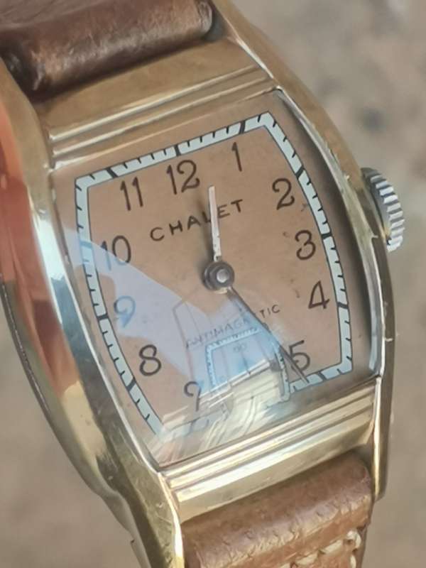 VINTAGE MID-CENTURY CHALET SWISS MADE ROLLED GOLD LADIES WATCH IN EXCELLENT CONDITION