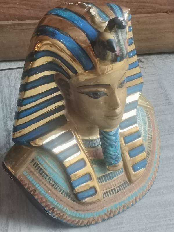 ANCIENT AND HIGHLY COLLECTABLE EGYPTIAN THEMED CEREMIC PHARAOH BUST OVER 30CM TALL