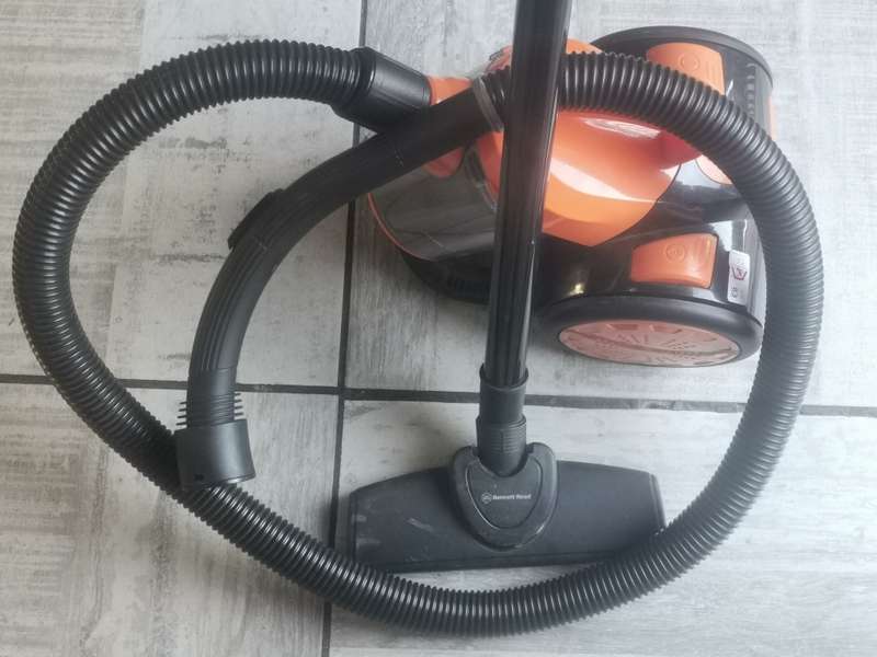BENNETT READ VACUUM CLEANER - MODEL HJX-1306A