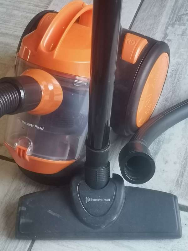 BENNETT READ VACUUM CLEANER - MODEL HJX-1306A