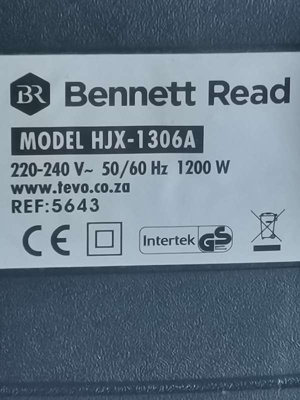BENNETT READ VACUUM CLEANER - MODEL HJX-1306A