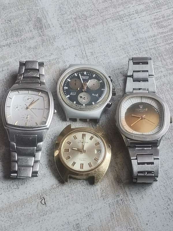 MENS WATCHES UNTESTED SELLING FOR SPARES OR REPAIRS