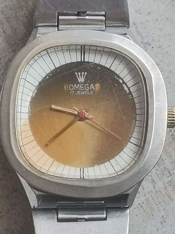 MENS WATCHES UNTESTED SELLING FOR SPARES OR REPAIRS