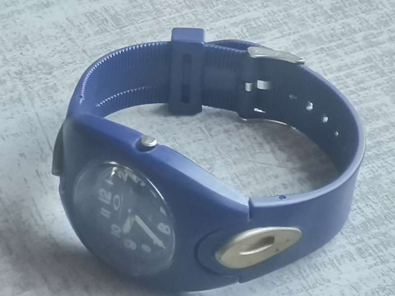 OAKLEY MENS WATCH IN EXCELLENT WORKING CONDITION