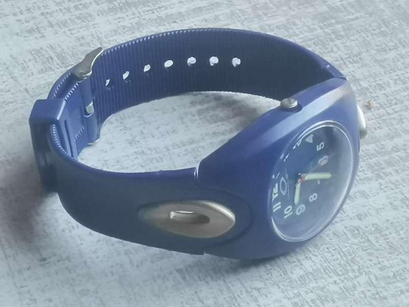 OAKLEY MENS WATCH IN EXCELLENT WORKING CONDITION