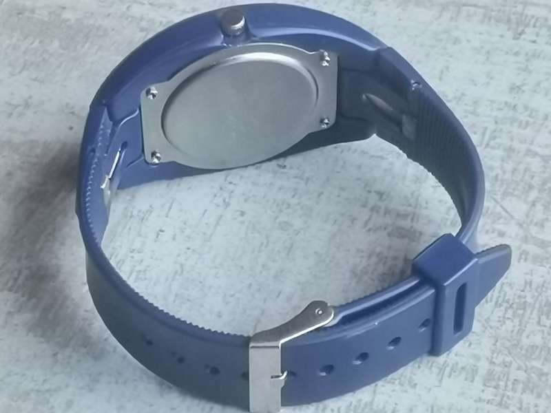 OAKLEY MENS WATCH IN EXCELLENT WORKING CONDITION