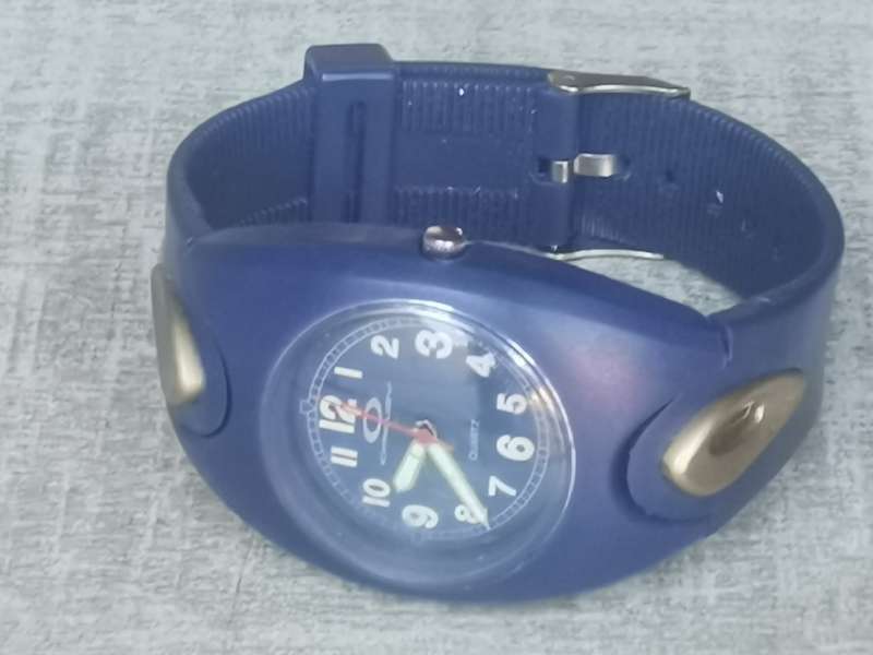 OAKLEY MENS WATCH IN EXCELLENT WORKING CONDITION