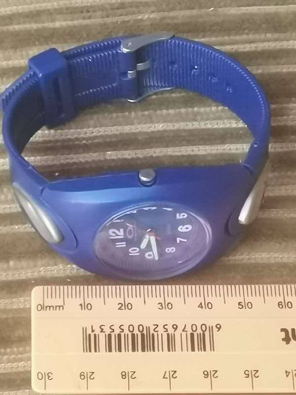 OAKLEY MENS WATCH IN EXCELLENT WORKING CONDITION