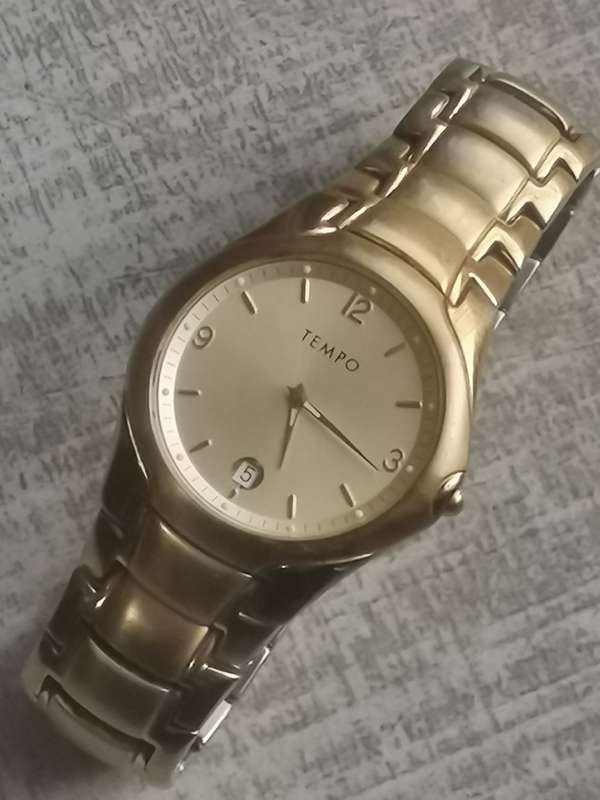 MENS GOLD TEMPO WATCH IN EXCELLENT WORKING CONDITION