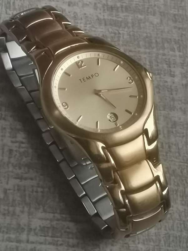MENS GOLD TEMPO WATCH IN EXCELLENT WORKING CONDITION
