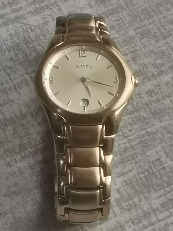 MENS GOLD TEMPO WATCH IN EXCELLENT WORKING CONDITION