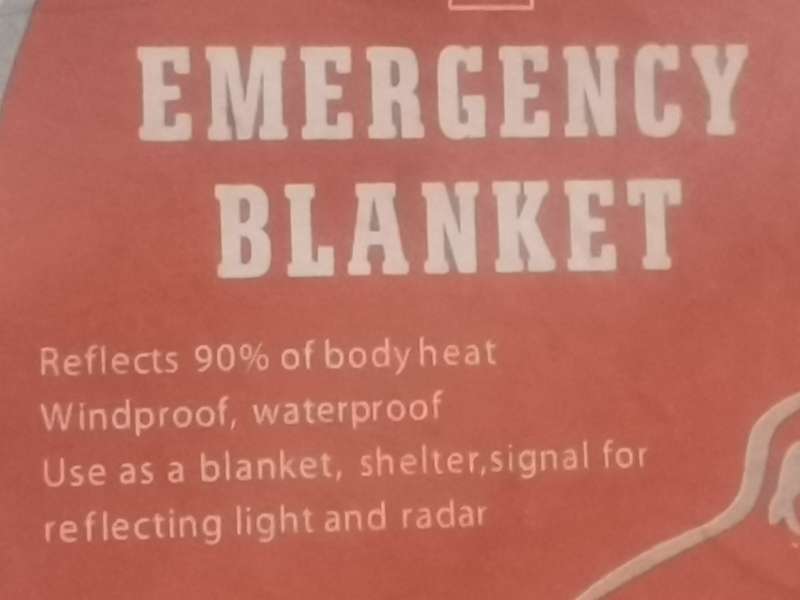 CAMPING/EMERGENCY PROTECTIVE FOIL BLANKET - 3 AVAILABLE BIDDING PER BANKET