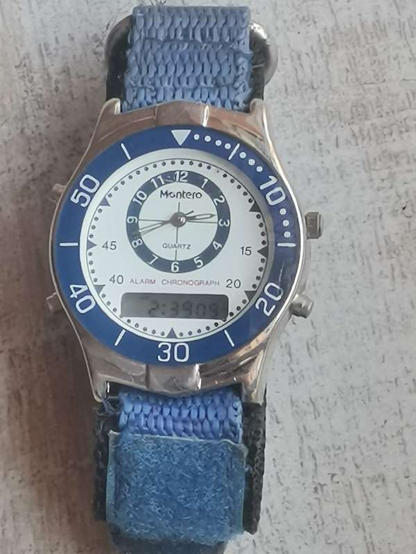 MONTERO QUARTZ ALARM CHRONOGRAPH ANALOG/DIGITAL WATCH IN EXCELLENT WORKING CONDITION