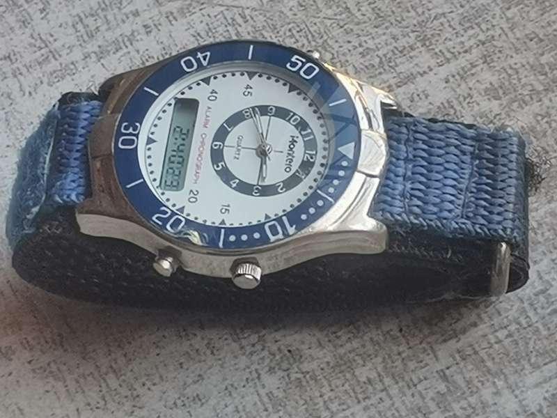 MONTERO QUARTZ ALARM CHRONOGRAPH ANALOG/DIGITAL WATCH IN EXCELLENT WORKING CONDITION