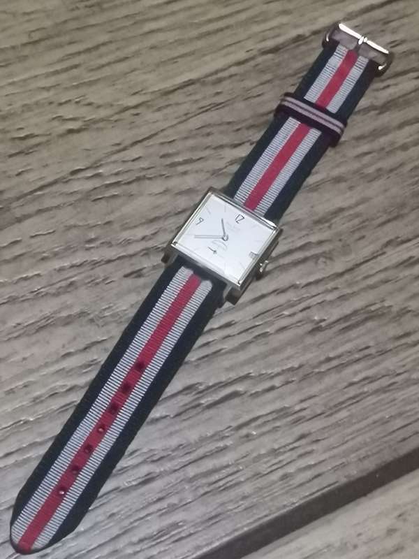 VINTAGE MENS SWISS ALMO MECHANICAL WATCH WITH SUB-SECONDS IN EXCELLENT WORKING CONDITION