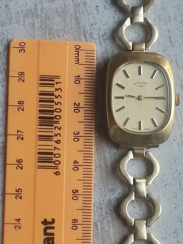 VINTAGE LADIES GOLD ROTARY WATCH IN EXCELLENT WORKING CONDITION