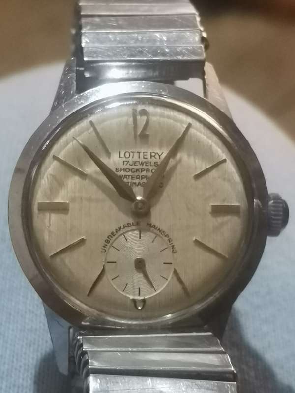 VINTAGE MENS LOTTERY 17 JEWELS MECHANICAL WATCH WITH SUB-SECONDS IN EXCELLENT WORKING CONDITION