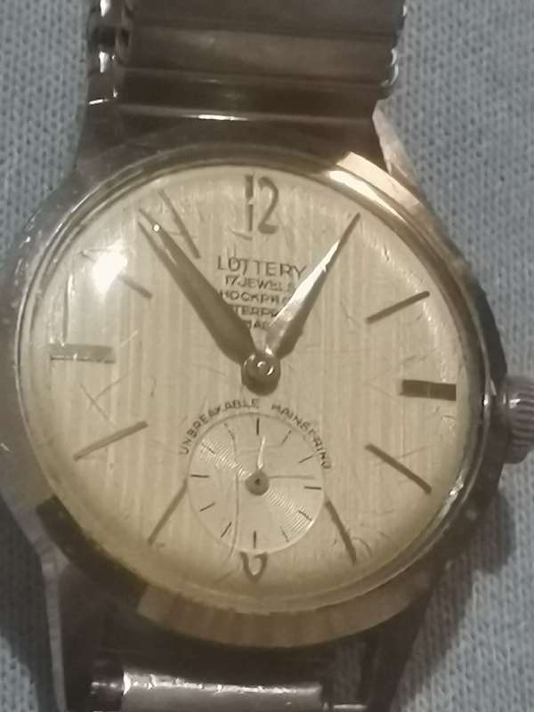 VINTAGE MENS LOTTERY 17 JEWELS MECHANICAL WATCH WITH SUB-SECONDS IN EXCELLENT WORKING CONDITION