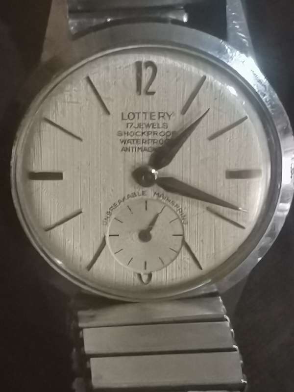 VINTAGE MENS LOTTERY 17 JEWELS MECHANICAL WATCH WITH SUB-SECONDS IN EXCELLENT WORKING CONDITION