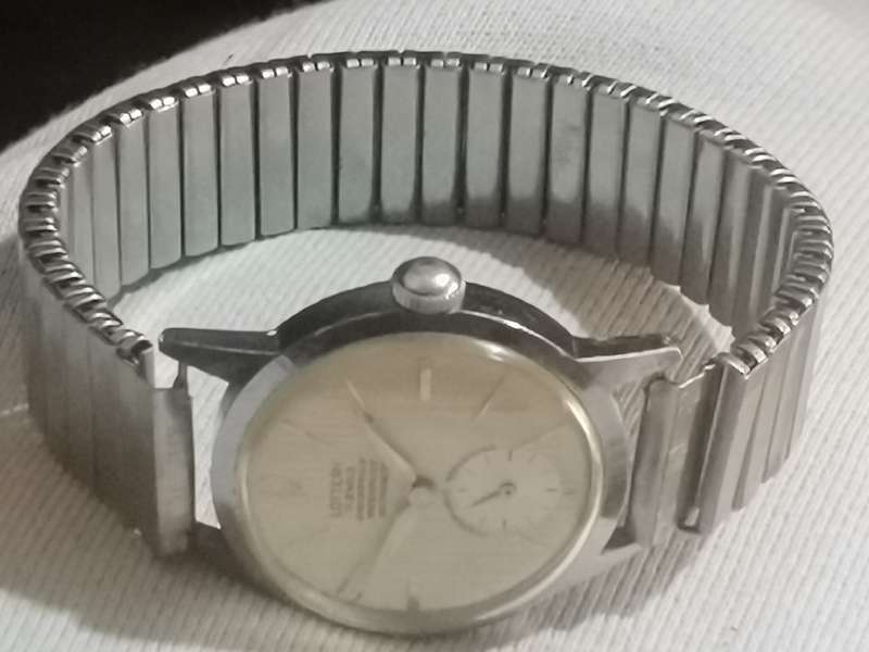 VINTAGE MENS LOTTERY 17 JEWELS MECHANICAL WATCH WITH SUB-SECONDS IN EXCELLENT WORKING CONDITION