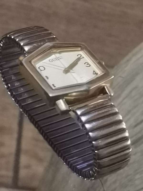 STUNNING GUESS MENS/UNISEX WATCH IN EXCELLENT WORKING CONDITION