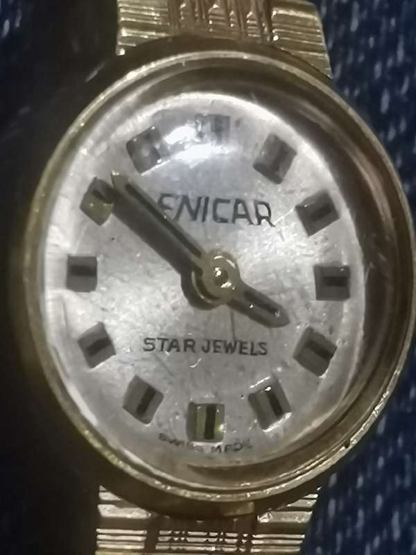 VINTAGE ENICAR LADIES GOLD SWISS MADE WATCH IN EXCELLENT WORKING CONDITION