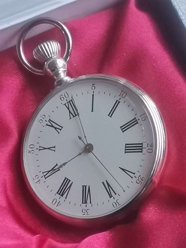 STUNNING MENS POCKET WATCH NEW WITH DISPLAY BOX