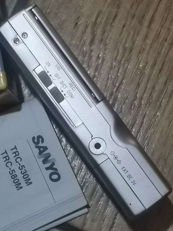 VINTAGE SANYO MICROCASETTE RECORDER WITH BOX AND ACCESSORIES