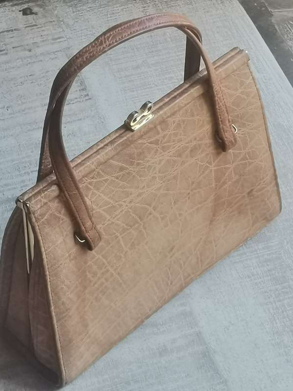 LADIES CORBEAU CURIO GENUINE ELEPHANT HANDBAG IN EXCELLENT CONDITION