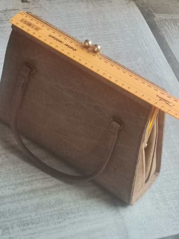 LADIES CORBEAU CURIO GENUINE ELEPHANT HANDBAG IN EXCELLENT CONDITION