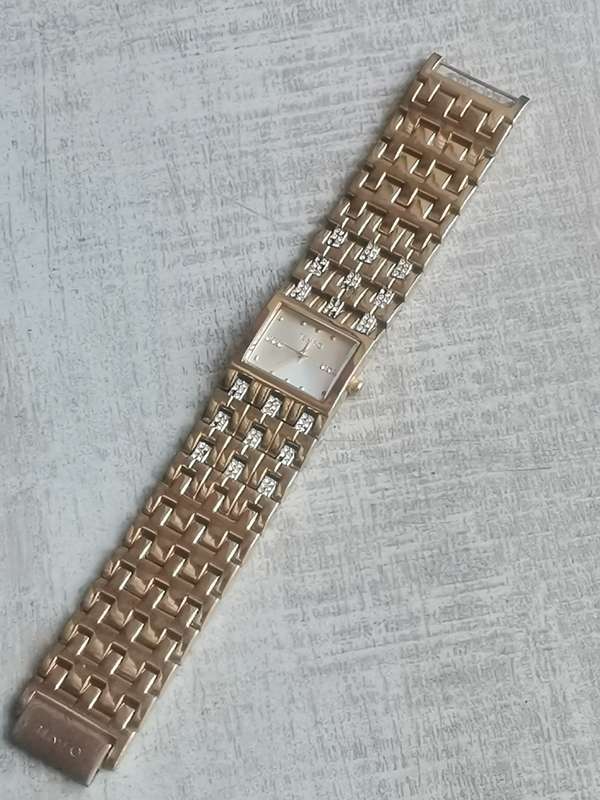 STUNNING TEMPO LADIES GOLD PLATED WATCH IN EXCELLENT WORKING CONDITION