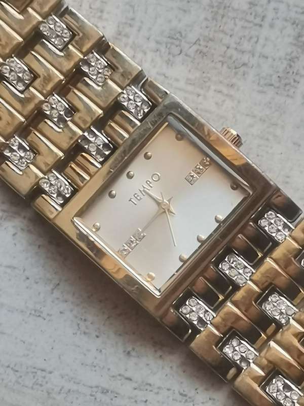 STUNNING TEMPO LADIES GOLD PLATED WATCH IN EXCELLENT WORKING CONDITION
