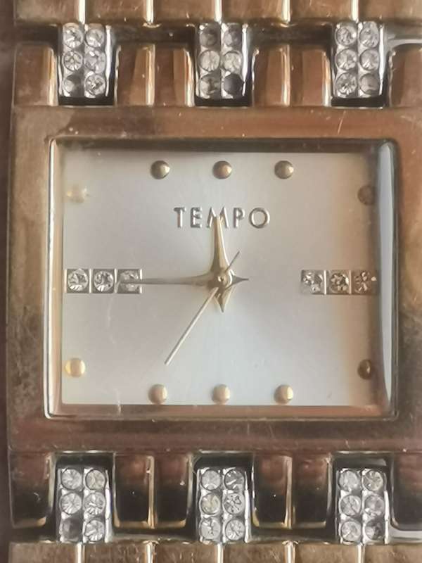 STUNNING TEMPO LADIES GOLD PLATED WATCH IN EXCELLENT WORKING CONDITION