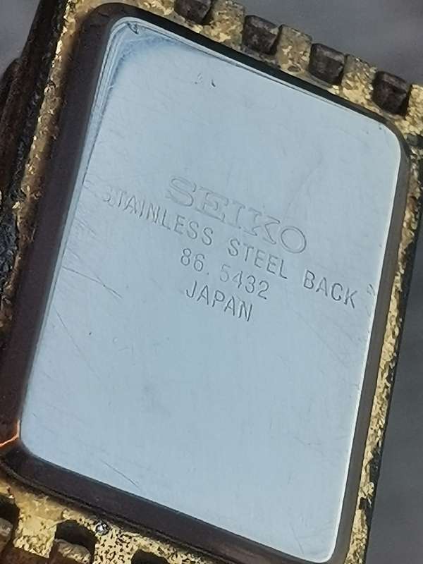 VINTAGE MENS SEIKO TANK WATCH IN EXCELLENT WORKING CONDITION