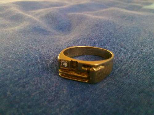 9ct Gold Castle Ring