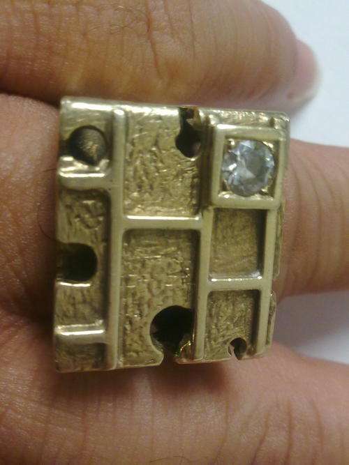 Rings 9ct Custom Made Castle Gold Ring was sold for 3 200.00 on 22 Dec at 15 01 by Dior1 in Johannesburg ID 30428641