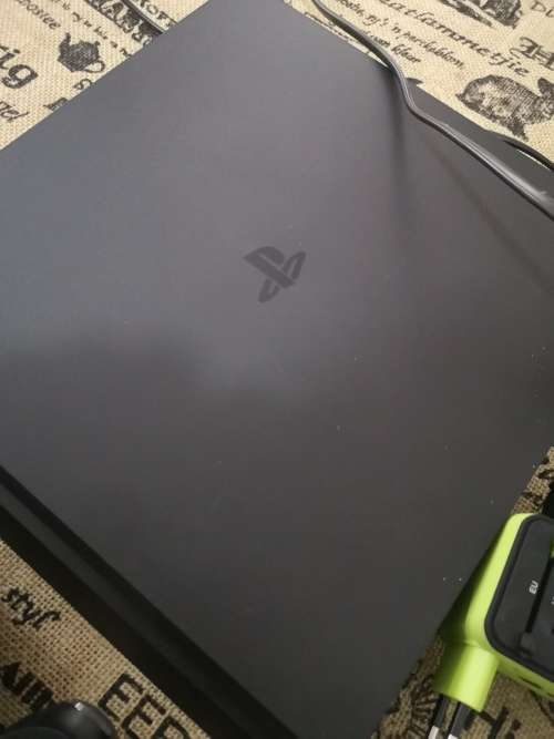 1 TB Playstation 4 Bundle (China Region Locked)