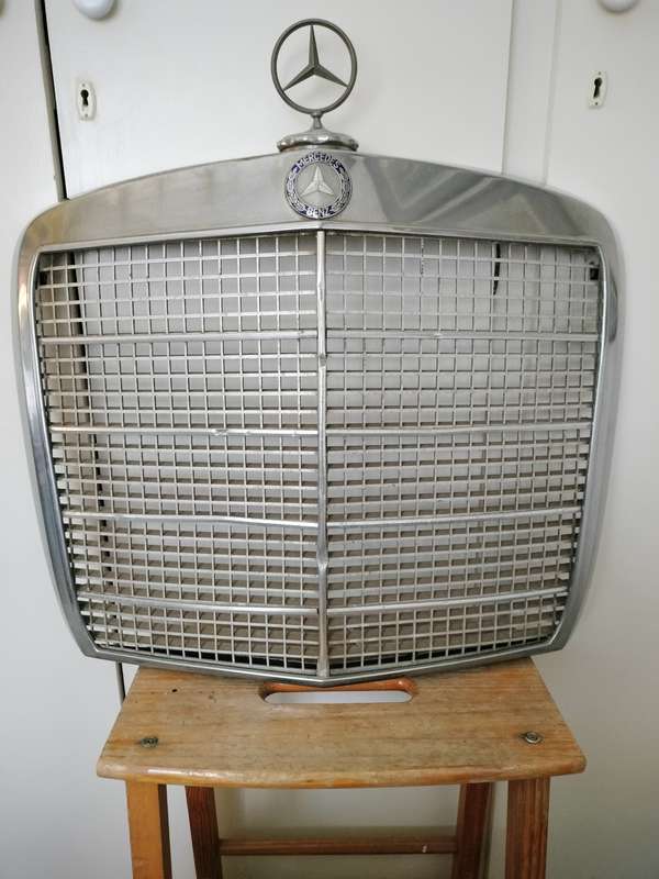 Mercedes Benz Grill