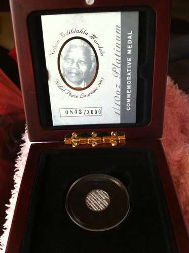 1/10Oz platinum mandela 90th birthday medallion